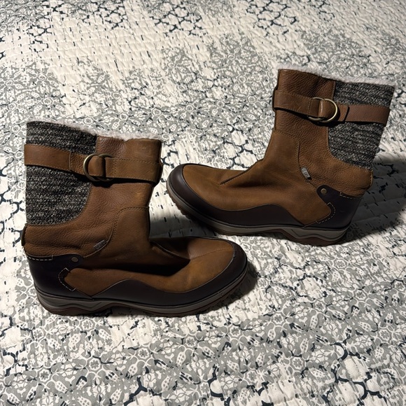 Merrell Enentyr J01882 Brown Leather Winter Boots Size 10 EUC - Picture 1 of 6